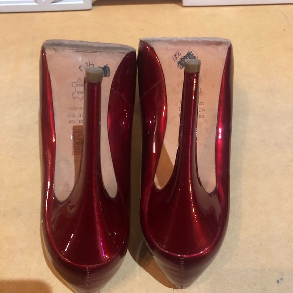 Aldo red pointy toe patent leather platform heels - Picture 5 of 10